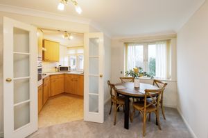 DINING AREA- click for photo gallery